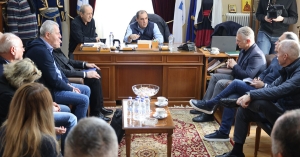 Σύσκεψη υπό τον Κατσαφάδο για την καταγραφή ζημιών και την αποζημίωση των πληγέντων κακοκαιρίας Byron: Η διαδικασία αποζημίωσης κατοικιών και οικοσκευών