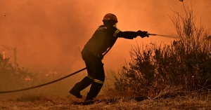 Φωτιά τώρα: Μαίνεται η πυρκαγιά στα Κύθηρα – «Έχουμε πάθει βιβλική καταστροφή»