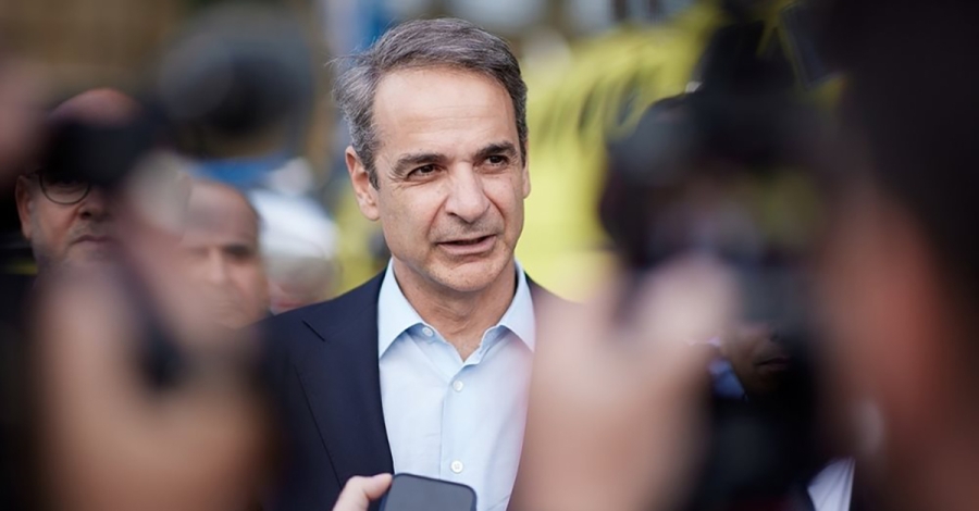 Επίσκεψη Κ. Μητσοτάκη στο νέο αεροπλάνο διακομιδών του ΕΚΑΒ, δωρεά του ΙΣΝ
