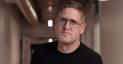 Μύκονος: Ποιος είναι ο δισεκατομμυριούχος Τom Greenwood που χαροπαλεύει μετά από τροχαίο