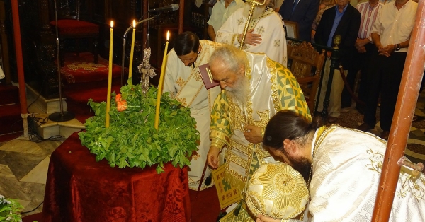 Η Ύψωση του Τιμίου και Ζωοποιού Σταυρού στον Μητροπολιτικό Ναό Ευαγγελιστρίας