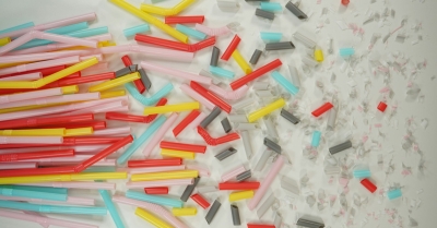 Αυτά είναι τα 4 τρόφιμα που περιέχουν μεγάλες ποσότητες μικροπλαστικών και κανείς δεν το περίμενε