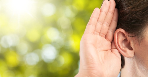 Καθολική πρόσβαση στο επίδομα βαρηκοΐας: Τέλος στους ηλικιακούς αποκλεισμούς