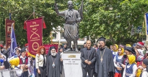 Αποκαλυπτήρια ανδριάντος Αρχιστρατήγου Πετρόμπεη Μαυρομιχάλη στον Πειραιά