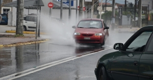Καιρός: Δευτέρα με βροχές και καταιγίδες - Πού θα είναι έντονα τα φαινόμενα