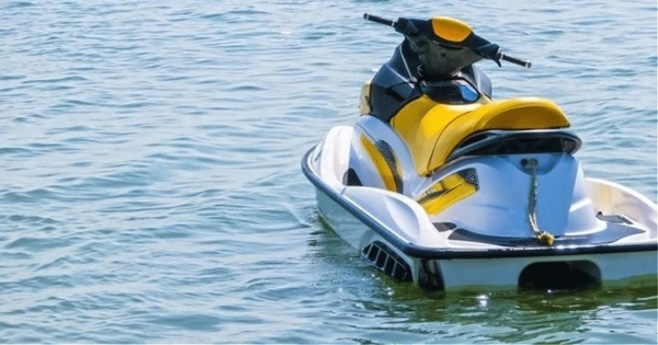 Μηχανική βλάβη jet ski στη Σελινίτσα