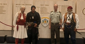 Η Μανιάτικη φορεσιά στη Σχολή Ευελπίδων