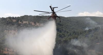 Φωτιά στη Λάγια Μάνης – Σηκώθηκαν 3 εναέρια μέσα