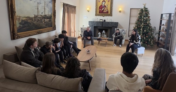 Κιβωτός του Κόσμου Καλαμάτας | Μια ζεστή συζήτηση του Δ. Πτωχού με τα παιδιά της δομής για τα όνειρα, τους στόχους και το αύριο