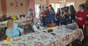 Επίσκεψη Μαθητών της Β΄τάξης του 1ου Γενικού Λυκείου Σπάρτης στο Γηροκομείο Σπάρτης «Άγιοι Ανάργυροι»