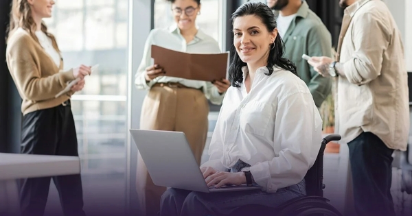 Άνεργοι με αναπηρία: Πάνω από 800 προσλήφθηκαν σε δήμους