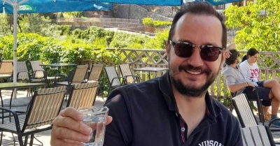 Βασίλης Καλογήρου - Συγκλονίζει η μητέρα του: «Στην υγειά σας! Είμαι ο Βασίλης που ψάχνατε...»
