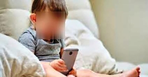 Γράφει ο Β. Μητράκος: Ο μπόμπιρας και το κινητό