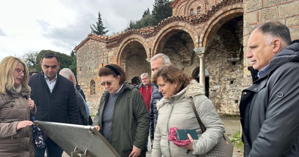 Ν. Κρητικός: Η Υπουργός Πολιτισμού στο Παλάτι Δεσποτών στο Μυστρά (video)