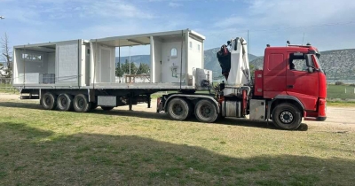 Παραδόθηκαν τα νέα προκατασκευασμένα αποδυτήρια στο γήπεδο της Κοιλάδας από την Περιφέρεια Πελοποννήσου