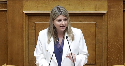 Η Ν. Γρηγοράκου φέρνει στη Βουλή το χάος με τους νέους ΚΑΔ: «Δεν θα πληρώσουν οι επιχειρήσεις τα λάθη της διοίκησης»