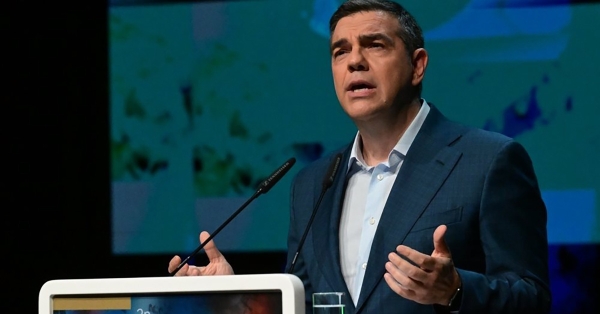 Αλ. Τσίπρας - Le Monde: Mου λείπει η ενεργός πολιτική και η επαφή με τους ψηφοφόρους