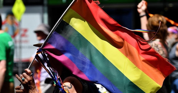 EE: Κάθε κράτος πρέπει να αναγνωρίζει τον γάμο ατόμων ιδίου φύλλου που έχει γίνει εντός της Ενωσης