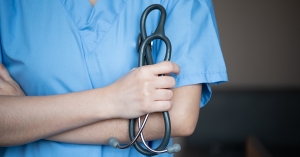 Προκηρύσσονται 530 θέσεις ειδικευμένων ιατρών στο ΕΣΥ