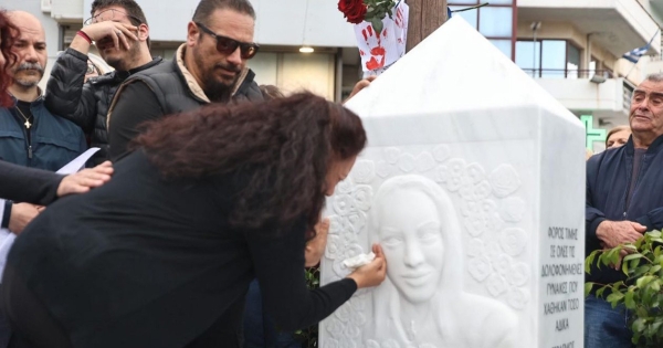 Κυριακή Γρίβα: Σπάραξαν οι γονείς της μετά τα αποκαλυπτήρια του μνημείου της