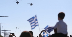 Καιρός - Μαρουσάκης: Παρέλαση με κοντομάνικα - Πότε έρχεται κακοκαιρία εξπρές