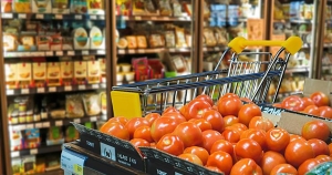 Περαιτέρω άνοδος του πληθωρισμού στο 2,6% τον Δεκέμβριο - Ανατιμήσεις 13,1% στο κρέας και 8,4% στα ενοίκια