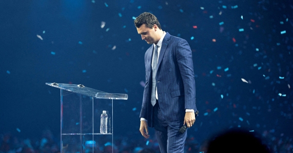 Τσάρλι Κερκ: Το άστρο της Δεξιάς που ανέτειλε ταχύτατα και έσβησε βίαια – Ποιος ήταν ο 31χρονος που δολοφονήθηκε στο Πανεπιστήμιο Γιούτα Βάλεϊ