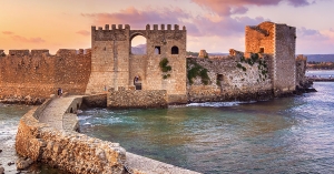 Ισχυρή απόδοση στους βασικούς τουριστικούς δείκτες για την Πελοπόννησο στο 80% της σεζόν