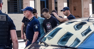 Φωτιά στην Πάτρα: Στον εισαγγελέα οι τρεις συλληφθέντες που κατηγορούνται για εμπρησμό