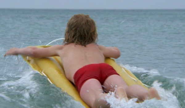 Ήταν 12 ετών και εμφανίστηκε για ένα λεπτό στα Σαγόνια του Καρχαρία, ωστόσο μέχρι και σήμερα πληρώνεται από αυτό