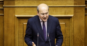 Χατζηδάκης: Τέλος στη συνωμοσιολογία, ήρθε η ώρα της δικαιοσύνης για τα Τέμπη