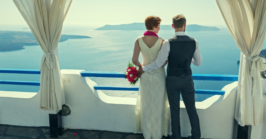 Χειμερινός Γάμος στη Σαντορίνη: Μια Γοητευτική (και Τολμηρή) Επιλογή