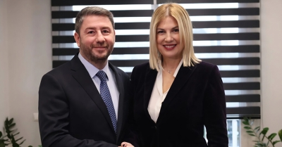 Την προσχώρηση της Ράνιας Θρασκιά στο ΠΑΣΟΚ δήλωσε στον Πρόεδρο της Βουλής ο Νίκος Ανδρουλάκης