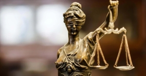 Του Άγη Βερούτη | Έχουμε Δικαιοσύνη για όλους;
