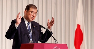 «Χειρότεροι και από την Ελλάδα»: Ο Ιάπωνας πρωθυπουργός χτυπάει καμπανάκι για το χρέος… δείχνοντας εμάς