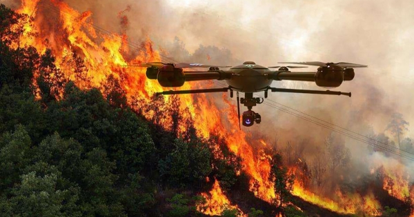 Αρχή Πολιτικής Αεροπορίας: Αυστηρή προειδοποίηση για τη χρήση drones σε περιοχές πυρκαγιάς