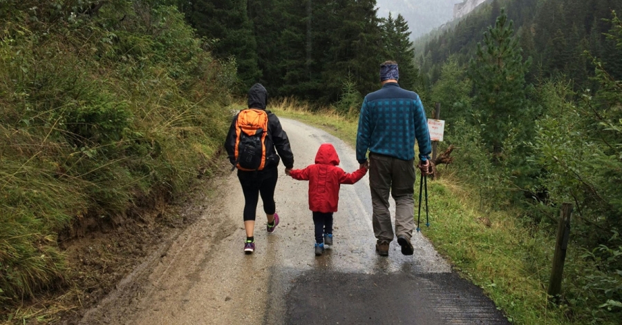 Οικογένειες: Έκτακτη ενίσχυση 150 ευρώ για κάθε παιδί – Πώς και πότε θα δοθεί, ποια τα εισοδηματικά όρια