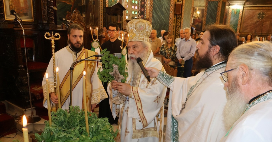 Η Ύψωση του Τιμίου και Ζωοποιού Σταυρού στον Μητροπολιτικό Ναό Ευαγγελιστρίας
