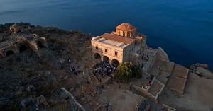 Στα Αιωνόβια Δέντρα της Ελληνικής Επανάστασης η ελιά στην Άνω Πόλη Μονεμβασίας