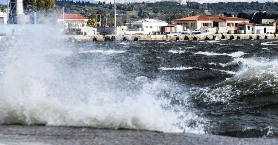 Θυελλώδεις άνεμοι σε Ιόνιο, Πελοπόννησο και δυτική Στερεά - Επιδείνωση του καιρού την Τετάρτη