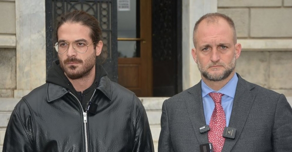 Μουγκοπέτρος: Πήρε αναβολή - Τη Δευτέρα στο αυτόφωρο για την ενδοοικογενειακή απειλή