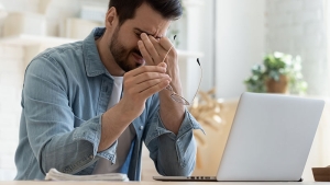 “Συνεχώς κουρασμένος…” – Τα 11 σημάδια που προειδοποίησαν ότι μας έλειπαν βιταμίνες | Τι θα κάνετε