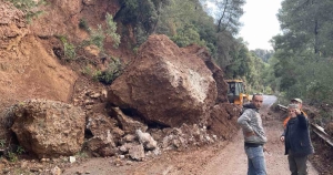 Κατολίσθηση στον οδικό άξονα Τρίπολης – Πύργου | Άμεση κινητοποίηση της Περιφέρειας για την αποκατάσταση της κυκλοφορίας