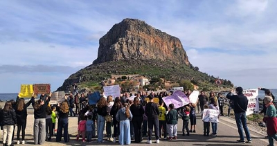 Μονεμβασία, Νεάπολη και Μολάοι έστειλαν το δικό τους μήνυμα για τα Τέμπη