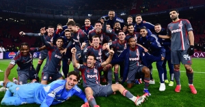 Θρυλική νίκη και πρόκριση του Ολυμπιακού στο Άμστερνταμ