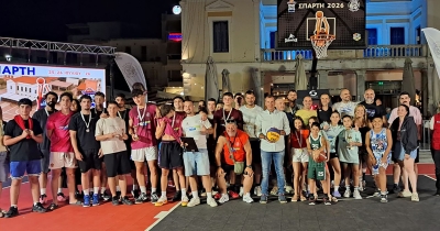 Με μεγάλη επιτυχία το απόλυτο μπασκετικό event του καλοκαιριού CROSSOVER GNC 3on3 στην κεντρική πλατεία Σπάρτης
