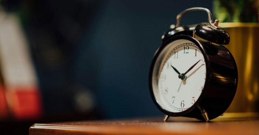 Αλλάζει απόψε η ώρα: Η Ελλάδα υποδέχεται το θερινό ωράριο