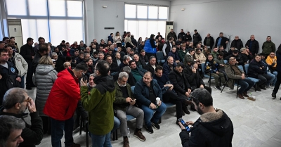 «Λευκός καπνός» από την πανελλαδική σύσκεψη στον Παλαμά: «Ναι» από τους αγρότες σε διάλογο με τον Κ. Μητσοτάκη