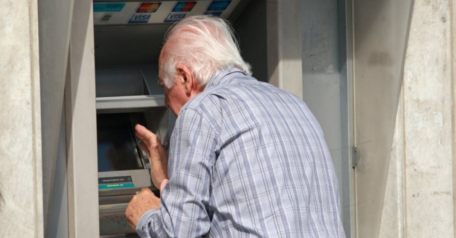 Συντάξεις: Τέσσερα πακέτα αναδρομικών έως 8.500 ευρώ για 500.000 συνταξιούχους