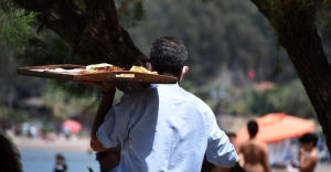 SOS από τουρισμό και εστίαση: 80.000 θέσεις εργασίας παραμένουν κενές